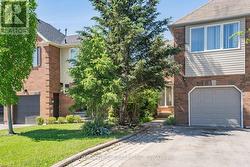 1216 LEEWOOD DRIVE Oakville, ON L6M 3B3