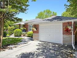 606 PARKSIDE DRIVE Oakville, ON L6K 1P8