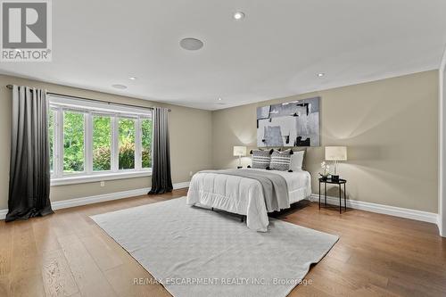 404 Hamilton Drive, Hamilton, ON 
