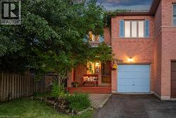 406 LEVANNA Lane Oakville, ON L6H 6B8
