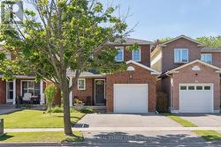 28 MOYSE DRIVE Clarington, ON L1E 2V4