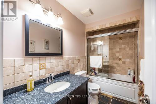 Full Bathroom on Second Floor - 25 Leafield Drive, Toronto, ON 