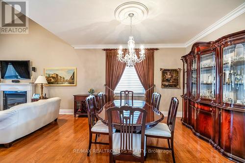 Crown Moulding - 25 Leafield Drive, Toronto, ON 