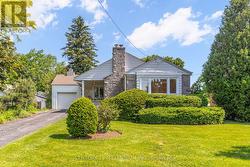 99 SUNNING HILL AVENUE  Hamilton, ON L8T 1C1