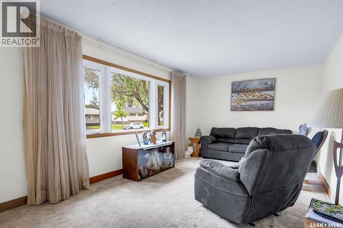 421 P Avenue N, Saskatoon, SK 