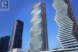 2913 - 3900 CONFEDERATION PARKWAY Mississauga, ON L5B 0M3
