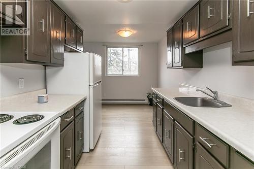 4 Avalon Place Unit# 308, Kitchener, ON - Indoor Photo Showing Kitchen