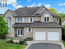 9 COACHMAN CRESCENT Ottawa, ON K2S 1X8