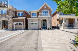 60 BUCKLE CRESCENT  Aurora, ON L4G 0T5
