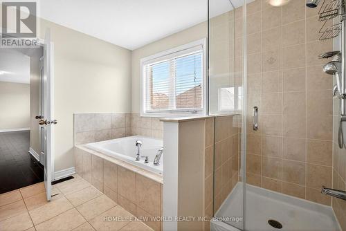Master bed bathroom - 5313 Longford Drive, Mississauga, ON 