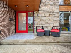 8 FOXDALE COURT Toronto, ON M2K 2P2