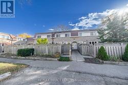 28 - 33 TAUNTON ROAD E Oshawa, ON L1G 3T6