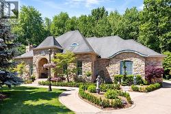 385 BEL AIR CIRCLE  Lakeshore, ON N8N 5H4