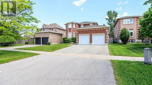 176 HURST DRIVE  Barrie, ON L4N 8P6