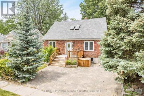 18 HOLGATE STREET  Barrie, ON L4N 2T5