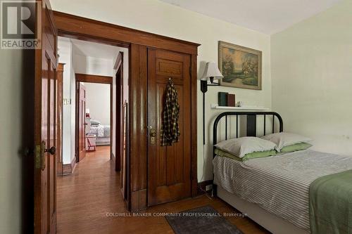 111 Spadina Avenue, Hamilton, ON 