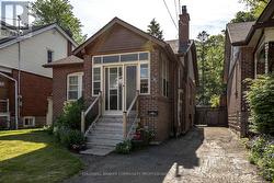 48 LONGWOOD ROAD N  Hamilton, ON L8S 3V4
