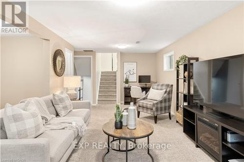 45 Catalina Court, Kitchener, ON 