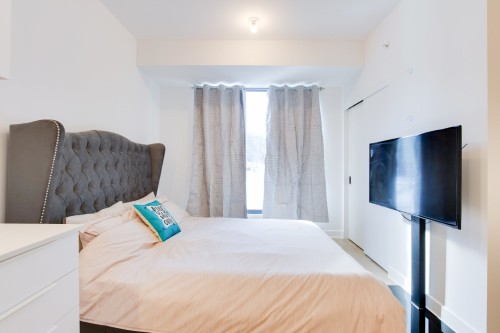 Chambre à coucher - 214-1 Boul. De Maisonneuve O., Montréal (Ville-Marie), QC - Indoor Photo Showing Bedroom