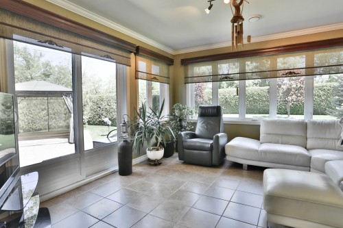 Salon - 629 Rue Du Moulin, Acton Vale, QC - Indoor Photo Showing Living Room