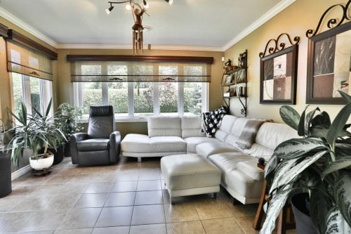 Salon - 629 Rue Du Moulin, Acton Vale, QC - Indoor Photo Showing Living Room