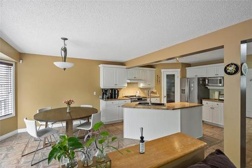 86 St Albans Rd, Winnipeg, MB 