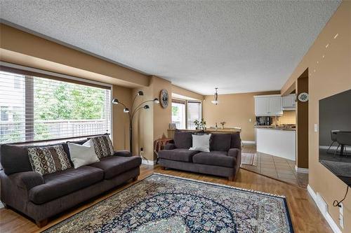 86 St Albans Rd, Winnipeg, MB 