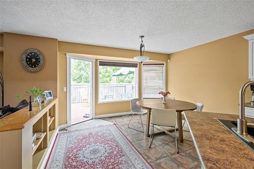 86 St Albans Rd, Winnipeg, MB 