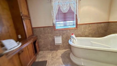 Bathroom - 60 Rue Maréchal-Ferrant, Saint-Calixte, QC 