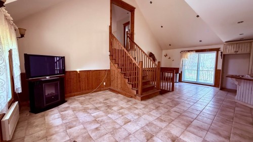 Living Room - 60 Rue Maréchal-Ferrant, Saint-Calixte, QC 