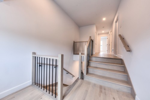 Escalier - 2920 Rue Cloutier, Brossard, QC 