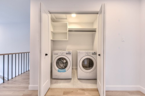 Salle de lavage - 2920 Rue Cloutier, Brossard, QC 