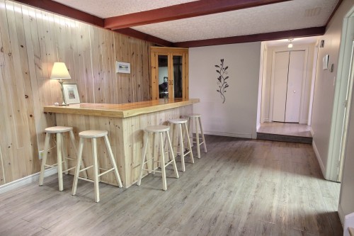 Salle familiale - 87 Rue D'Évain, Rouyn-Noranda, QC 
