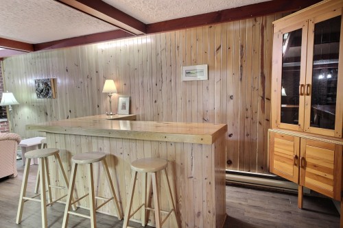 Salle familiale - 87 Rue D'Évain, Rouyn-Noranda, QC 