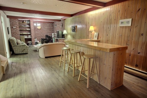 Salle familiale - 87 Rue D'Évain, Rouyn-Noranda, QC 
