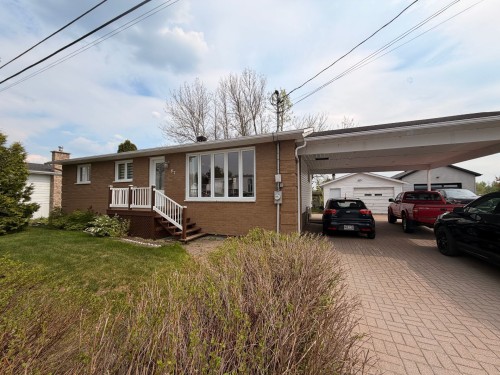 Façade - 87 Rue D'Évain, Rouyn-Noranda, QC 