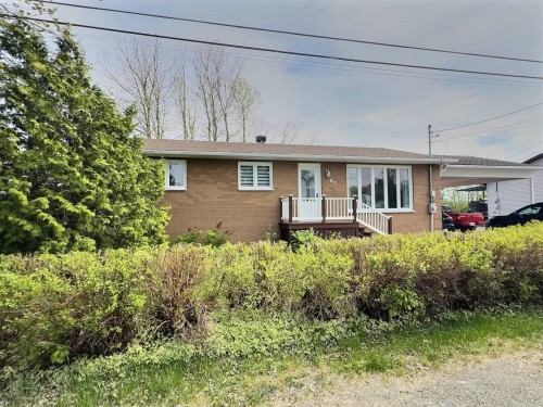 Façade - 87 Rue D'Évain, Rouyn-Noranda, QC 
