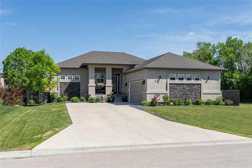 61 Stone Ridge Dr, Stonewall, MB 