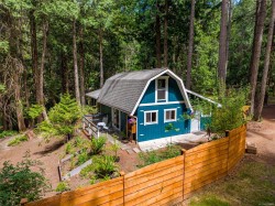 3607 Masthead Cres Pender Island, BC V0N 2M0