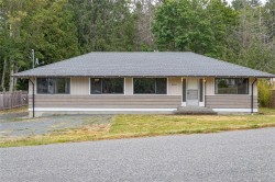 862 Barclay Cres French Creek, BC V9P 1Z3