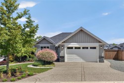 474 Ridgefield Dr Parksville, BC V9P 0E2