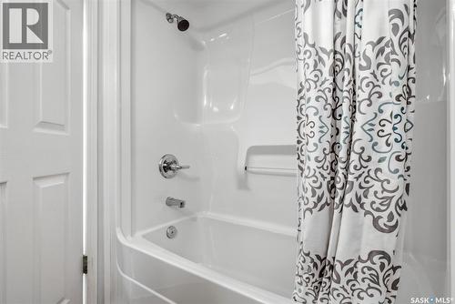 3407 Bishop Crescent E, Regina, SK 