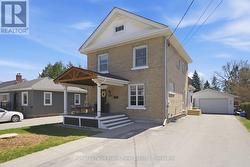 125 GLENELG STREET W  Kawartha Lakes (Lindsay), ON K9V 2V8