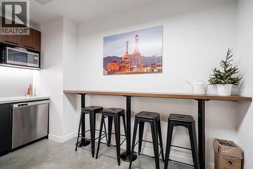 375-377 E Broadway, Vancouver, BC 