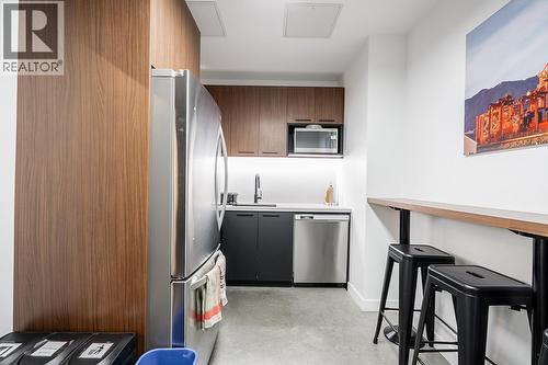 375-377 E Broadway, Vancouver, BC 