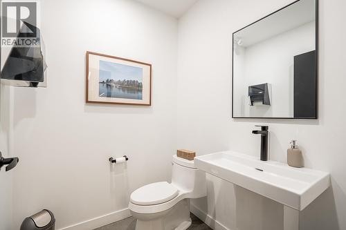 375-377 E Broadway, Vancouver, BC 