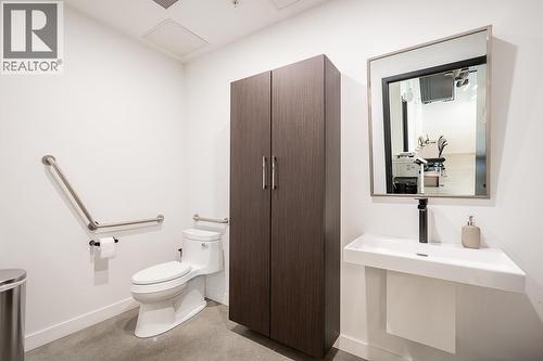 375-377 E Broadway, Vancouver, BC 