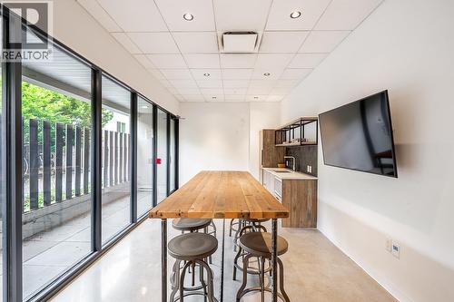 375-377 E Broadway, Vancouver, BC 