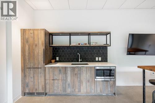 375-377 E Broadway, Vancouver, BC 