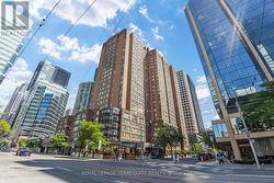 2302 - 633 BAY STREET Toronto, ON M5G 2G4